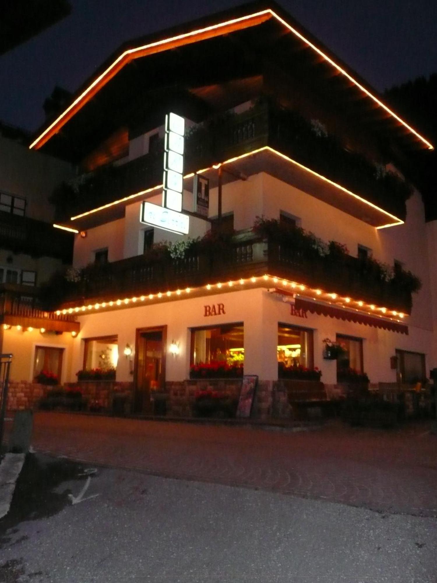 Hotel Garni Ai Serrai Rocca Pietore Exterior foto